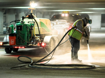 Ian’s Dustless Blasting